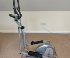 Cross Trainer / Exercise Machine