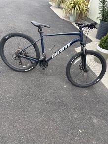 GIANT mountain bike