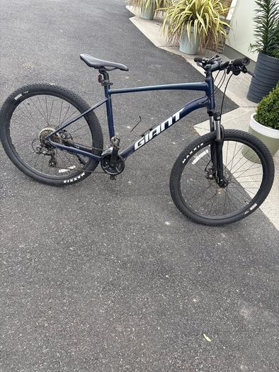 GIANT mountain bike