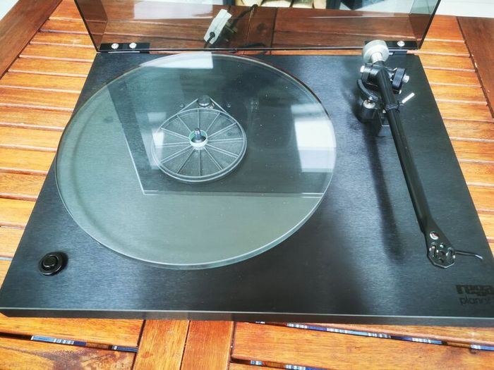 Rega Planar 3 Turntable