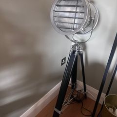 Tri-pod Spotlight