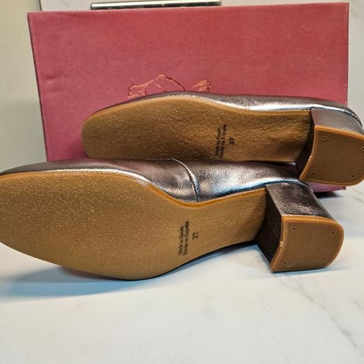 Anitas leather silver Spanish low heel shoes UK4  and UK3.5 new & boxed SALE