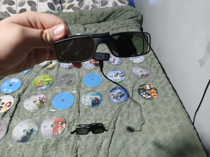 3d glasses and movies