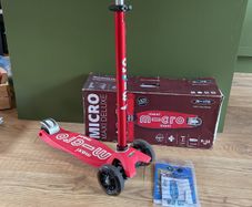 Micro Maxi Deluxe with LED Wheels