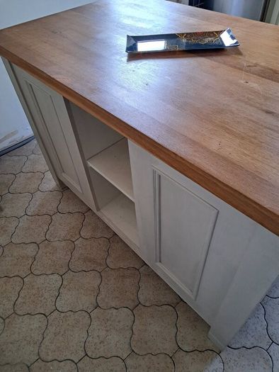 Kitchen island