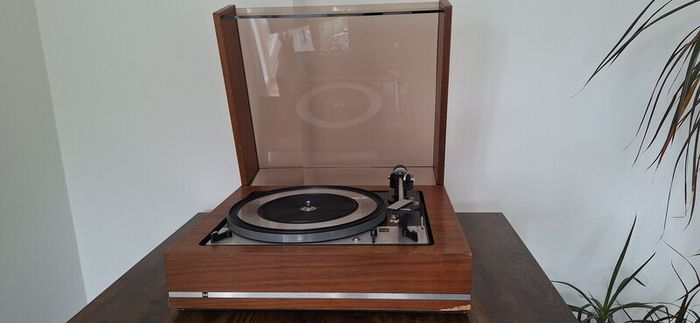 Dual 1209 Turntable/Record Player