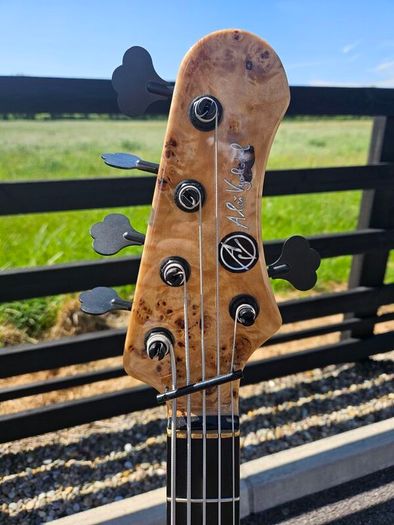 Av Bass Jm5