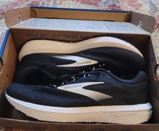 Brooks trainers UK13