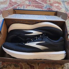 Brooks trainers UK13