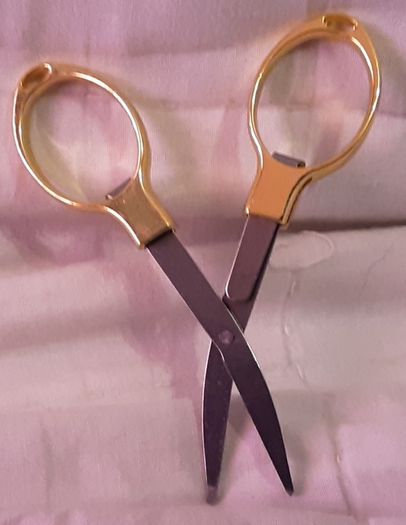 folding scissors