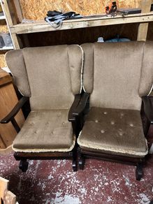2 Rocking Chairs
