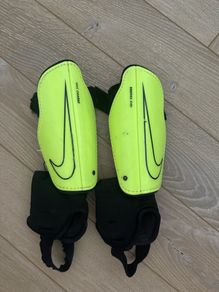boys shinguards NIKE