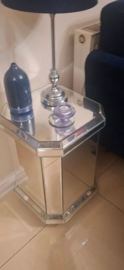 Mirrored livingroom furniture