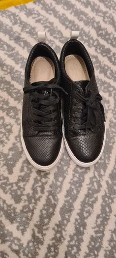 Clarks size 6