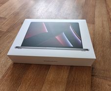 Macbook Pro box
