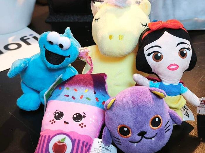 Collection of 5 assorted plush toys