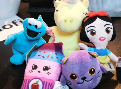 Collection of 5 assorted plush toys