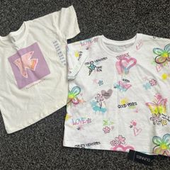 2 T-shirts