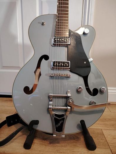Gretsch G5127 Baby blue Electromatic guitar with hard case