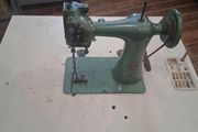 Max Lange KL 30 Industrial Pique Glove Sewing Machine