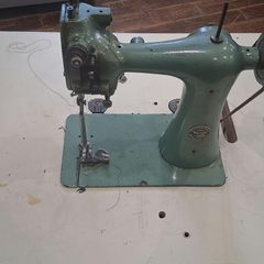 Max Lange KL 30 Industrial Pique Glove Sewing Machine