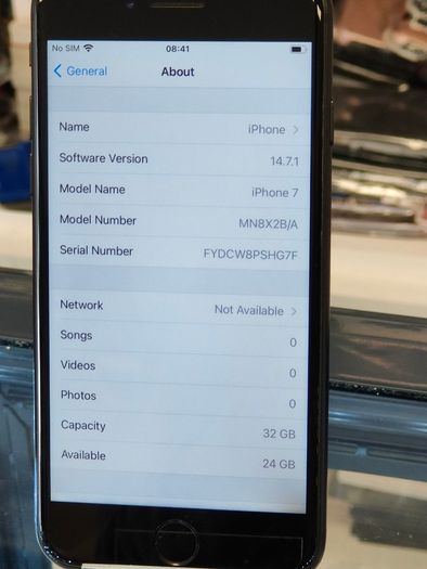 Apple iPhone 7 32GB Locked to Three Network Black (Battery: 80%)