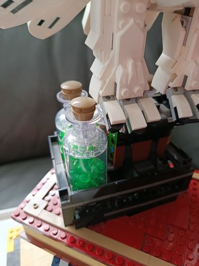 LEGO Harry Potter Hedwig Display Model (76391) Built