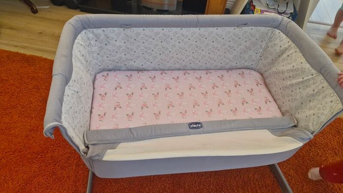 baby cot