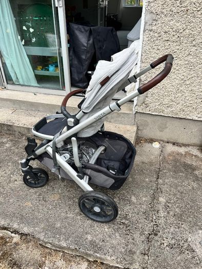 UPPAbaby Vista V2 Double Stroller Bundle: Main Seat, RumbleSeat, Bassinet, Rain Covers & Adapters