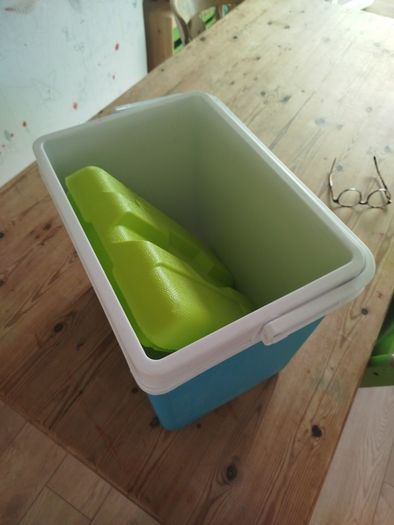 24 Litre EDA Cooler Box