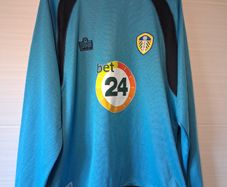 Leeds United Jersey.  BNWT Official Admiral Mens Long Sleeved Goalkeepers Jersey From Season 2006/2007. Collect In Dublin Or Receive Via Post.