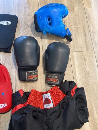 Kickboxing gear