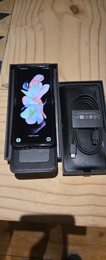 Samsung Galaxy Z-Flip 4 128gb