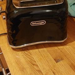 DeLonghi Toaster