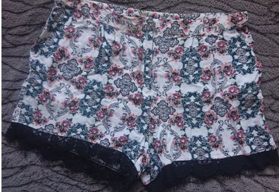 SALE E3  Summer Shorts   Size 10