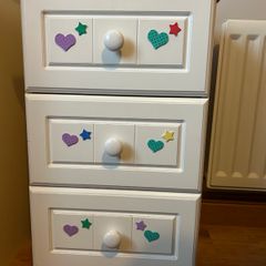 Bedside cabinet with 3 drawers