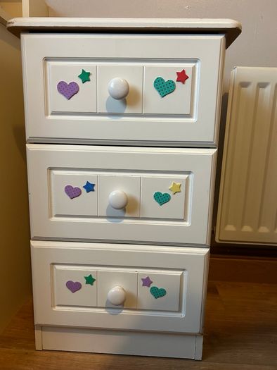 White computer desk and matching 3-drawer unit