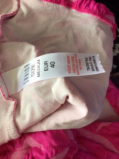 Savida bright pink top long sleeve size M includes postage