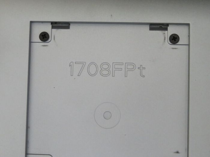Dell computer monitor (17 inch, VGA)