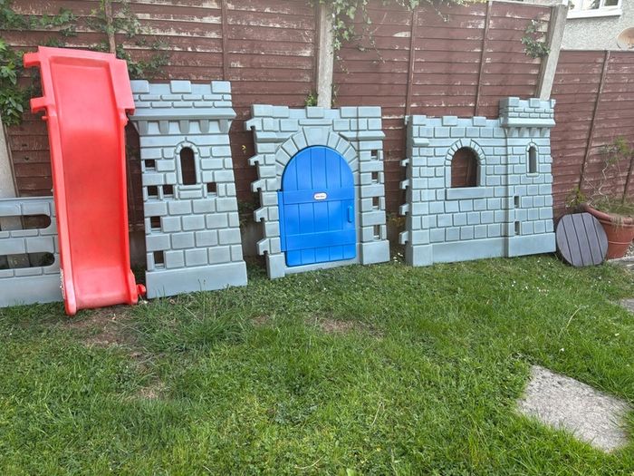 Little Tikes Classic Castle Playhouse