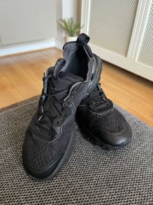 Black Nike Vision React, UK5.5/EUR38.5