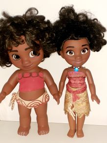 Disney Moana dolls with music