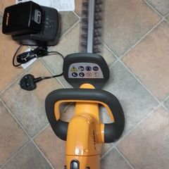 STIGA HT100e Cordless Hedge Trimmer, Excellent condition