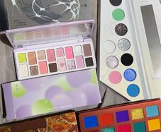 K - beauty eyeshadow palettes Korean