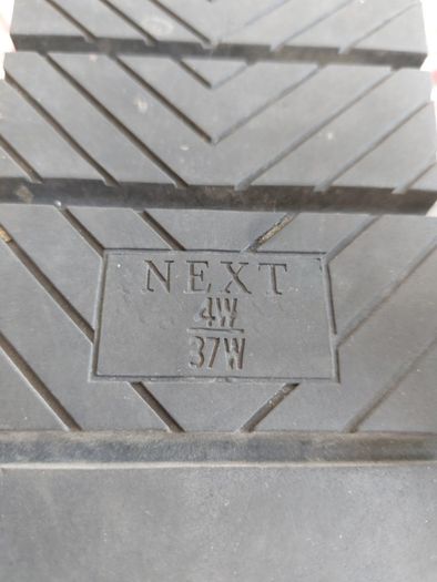 NEXT Chunky flatform sandals  size 4W