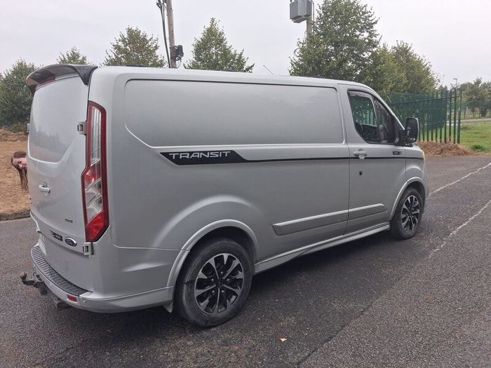 Ford transit custom sport