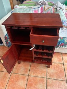 Wine cabinet