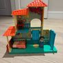 Encanto houses with figures Image 3