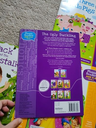 early reader books bundle of 5 books level 1 & 2 plus Write and Wipe  phonics book