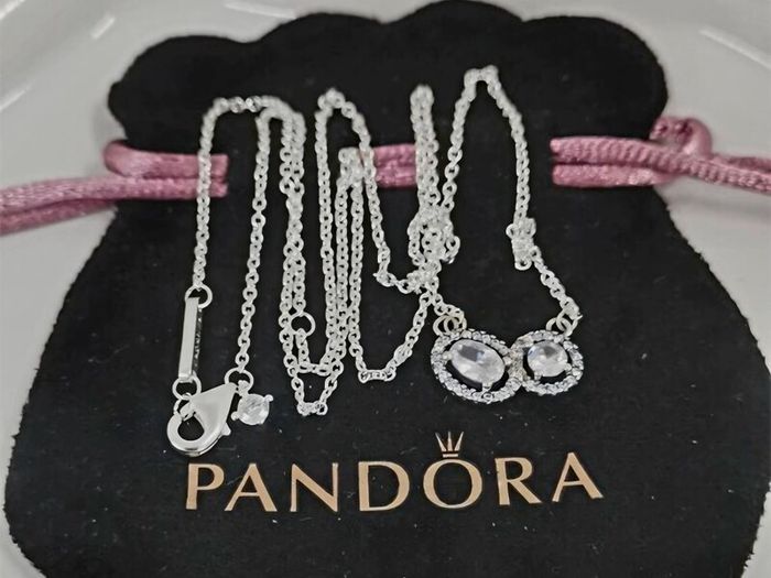 Pandora Embracing Halo Necklace  Brand New